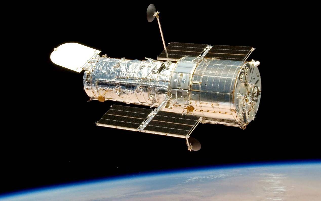 人类的好奇心被宇宙的浩瀚所吸引，人类想要知道宇宙有多大？