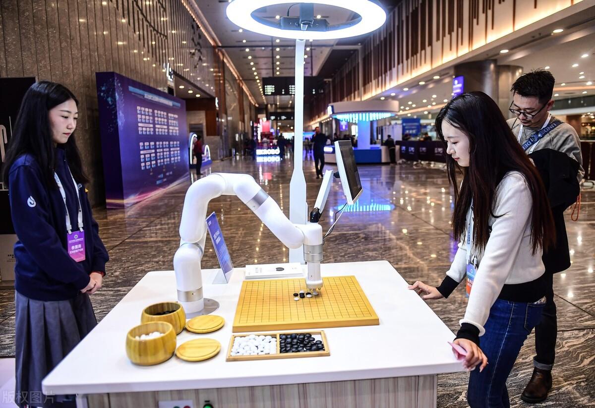 全球首款量子计算机亮相运算速度比最强快100万倍